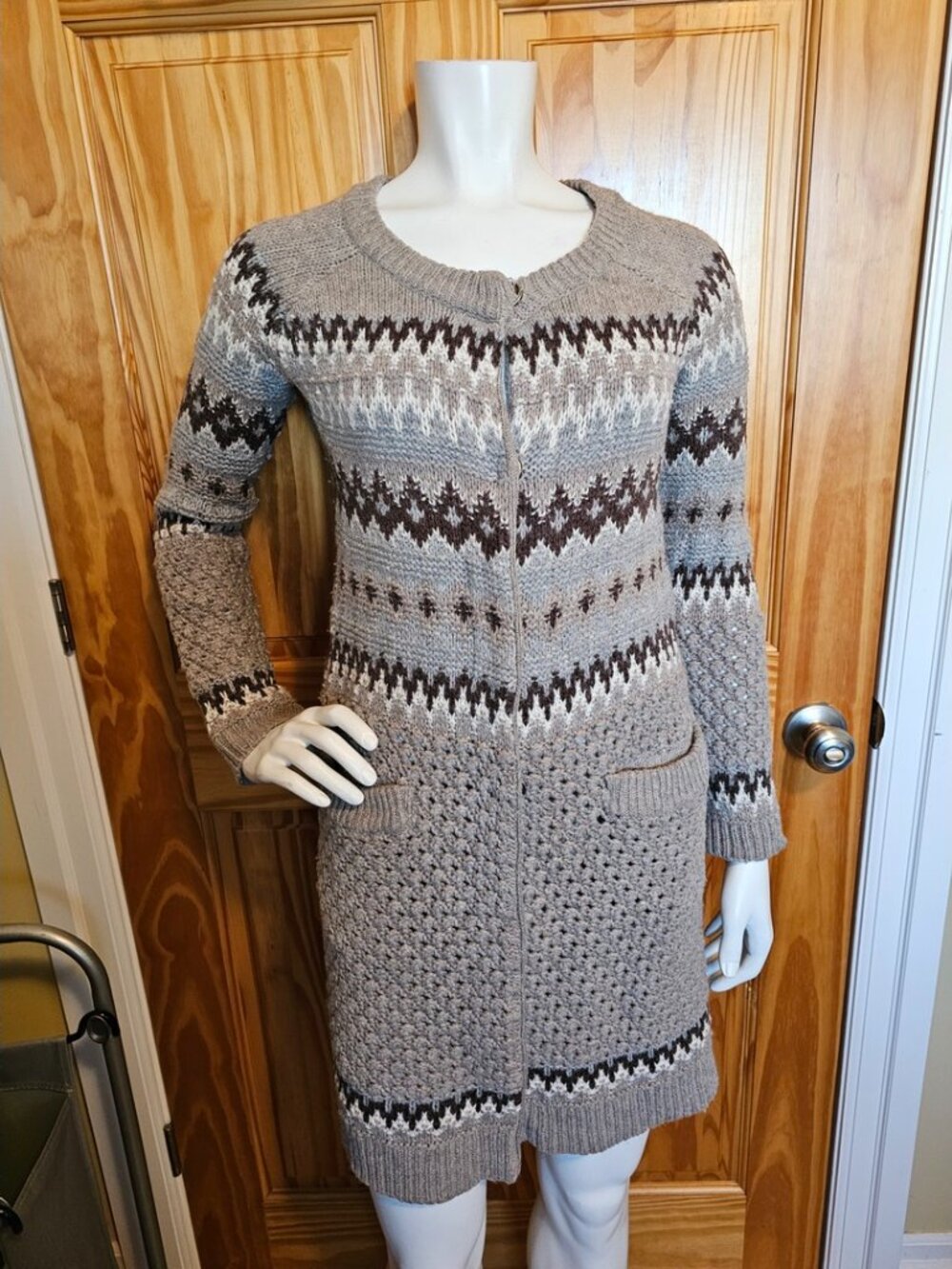 💙 39. Max Studio Women's Size Small Lambswool Knit Cardigan